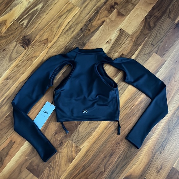 Alo Airlift Cutout Crop Top, NEW - Picture 10 of 12